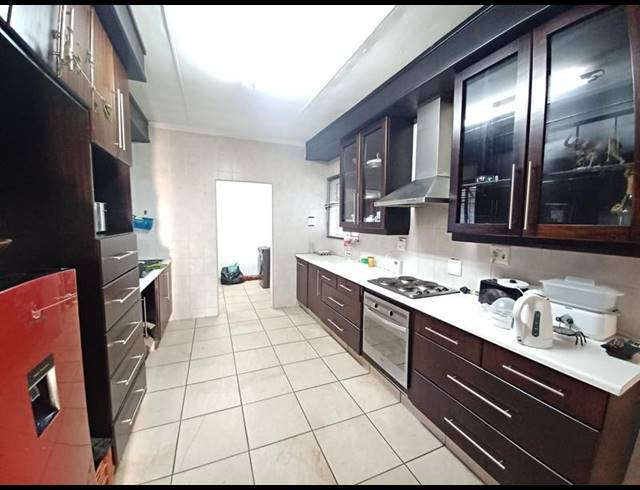 3 BEDROOM PROPERTY TO RENT IN VANDERBIJLPARK SE 2